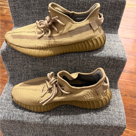 adidas gazelle silver green womens Adidas Yeezy Boost 350 V2 Earth – Retro Grails main image 1